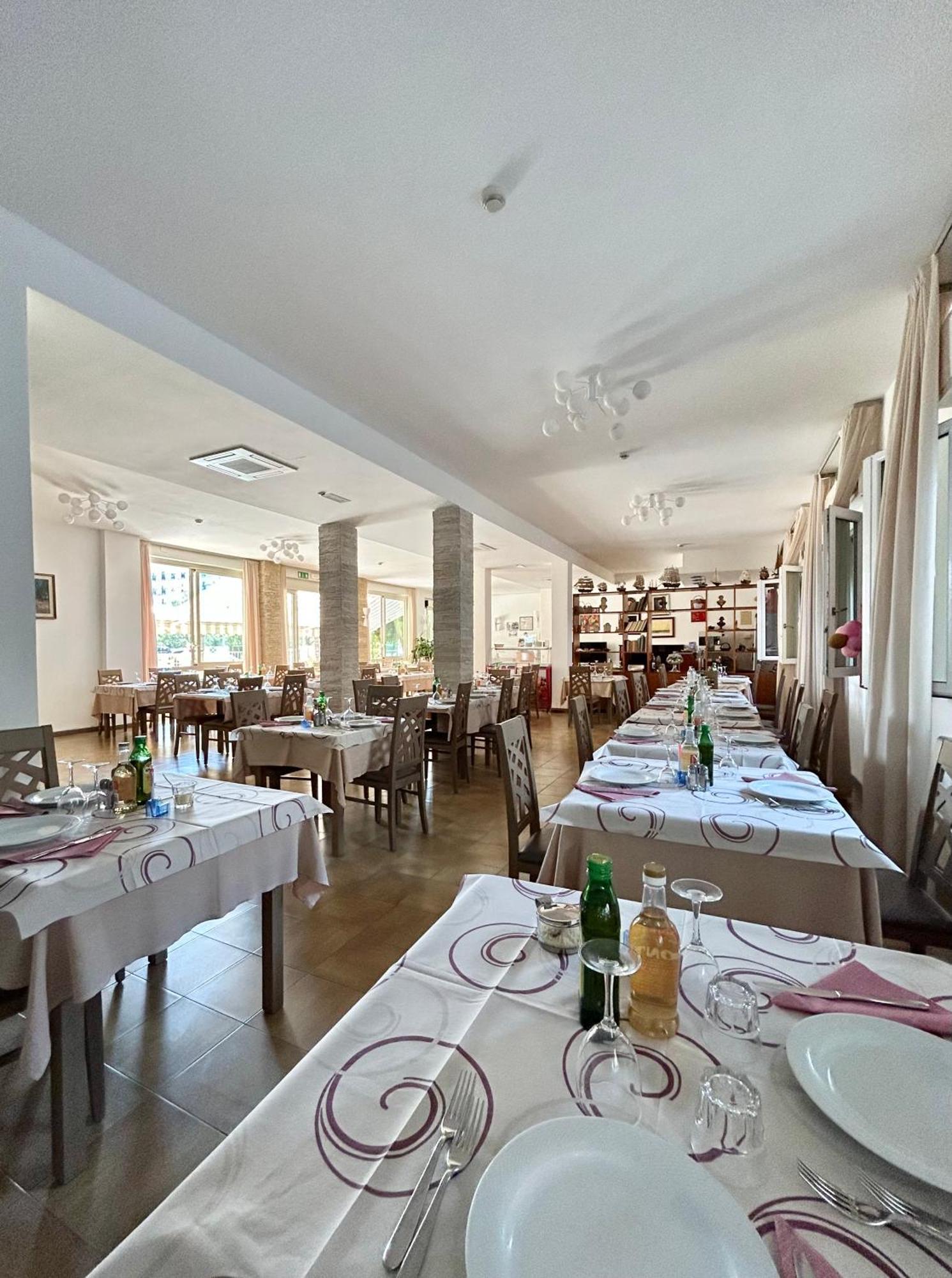 Hotel Brigantino Milano Marittima Buitenkant foto